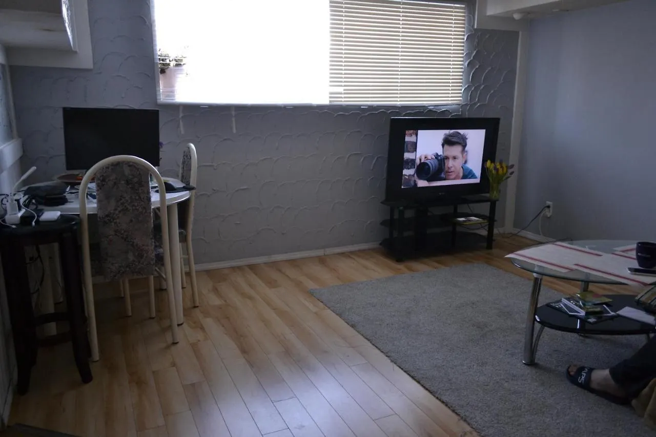 Private Bedroom In Basement Suite - Pineland YYC Canada